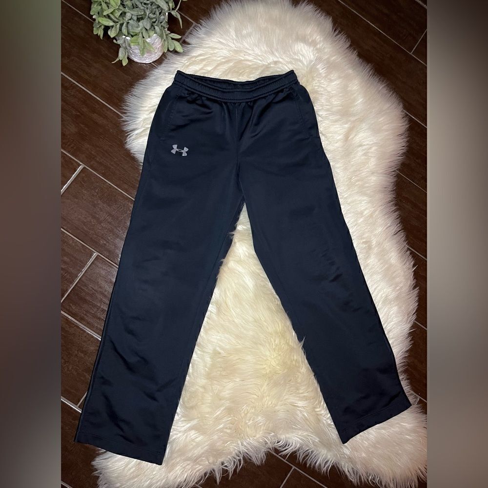 Under Armour black track pants sz Large